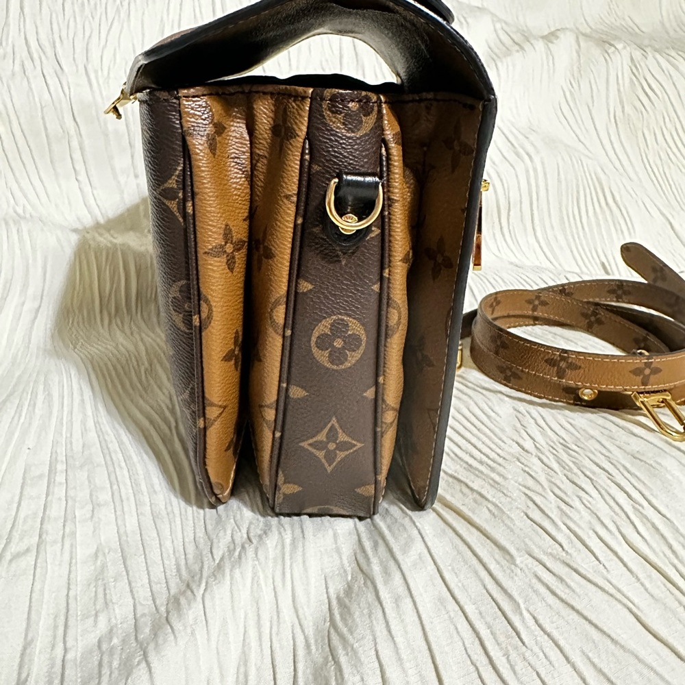 Pochette Métis Reverse Monogram Microchip - Picture 3 of 6